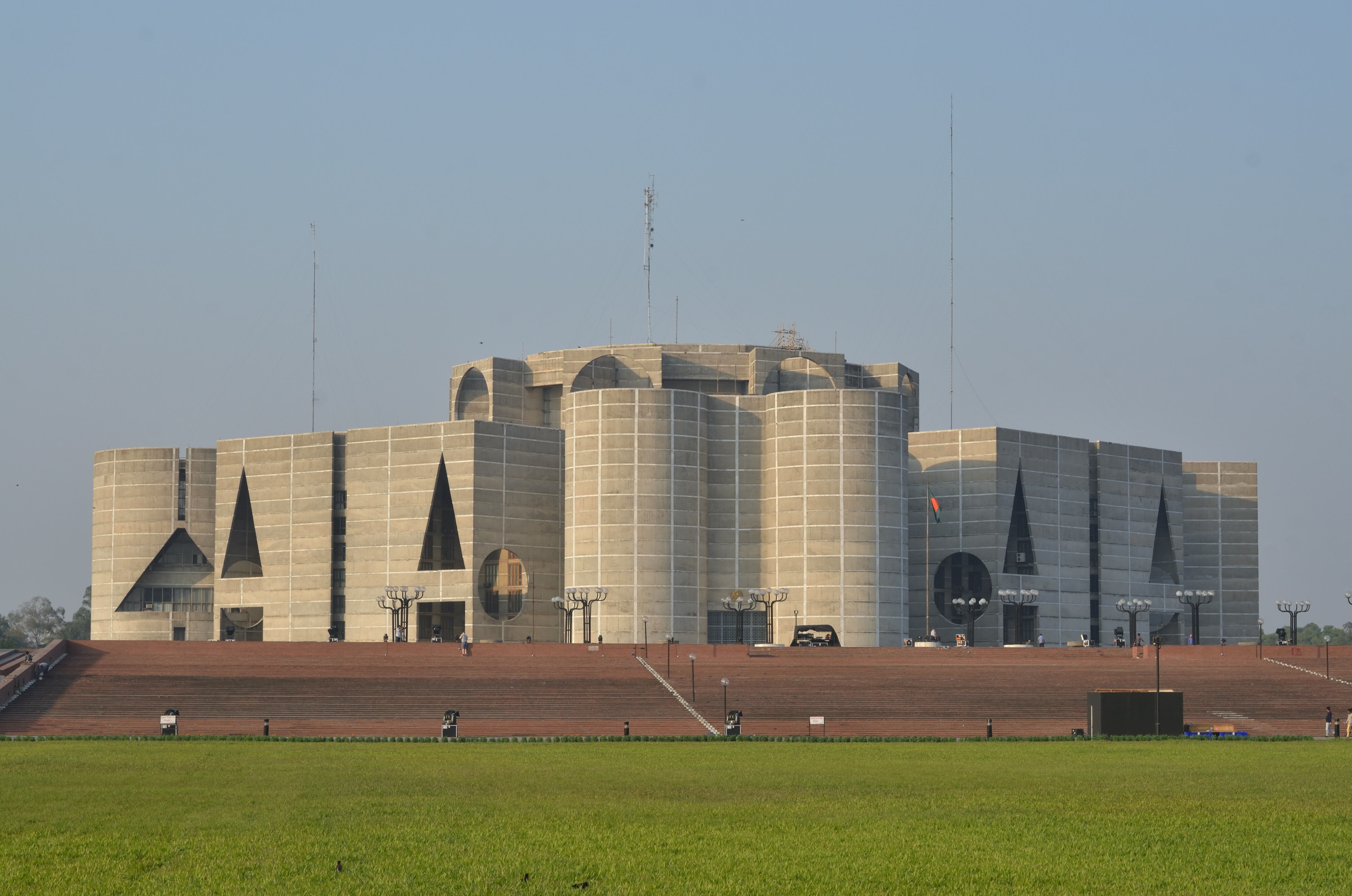 সংসদের অধিবেশন কাল সকাল ১১টা পর্যন্ত মুলতবি