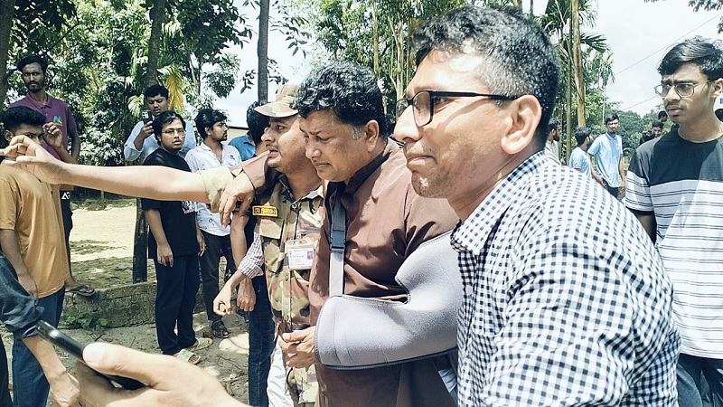 শিক্ষার্থী-প্রক্টরসহ আহত শতাধিক, ১৪৪ ধারা জারি