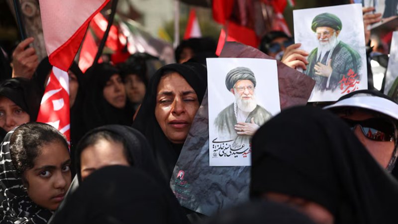 khameni2