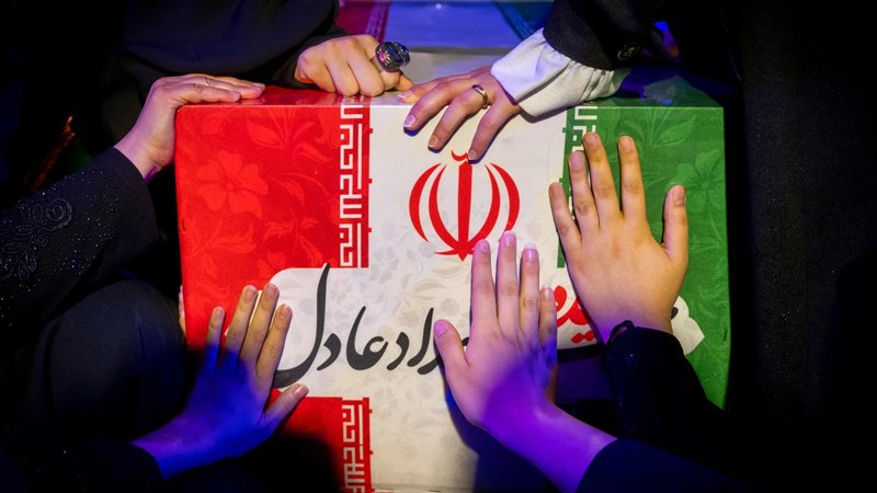 khameni 3