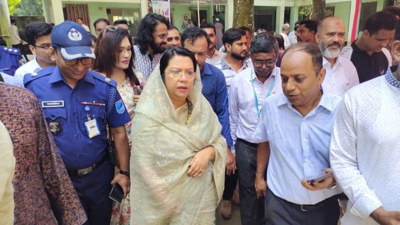 খাদ্যগুদামে অনিয়ম হলে কাউকে ছাড় নয়: খাদ্যমন্ত্রী
