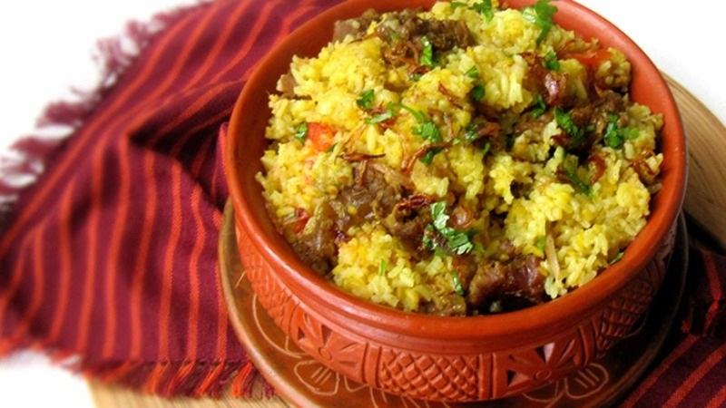 বৃষ্টির দিনে সুস্বাদু আচারি খিচুড়ি