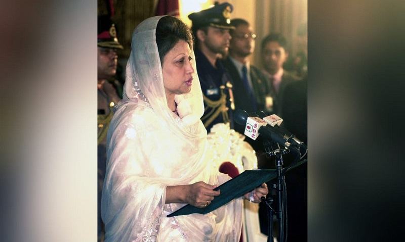 মৃত্যুর সময় খালেদা জিয়ার পাশে ছিলেন পরিবারের সদস্যরা ও চিকিৎসক