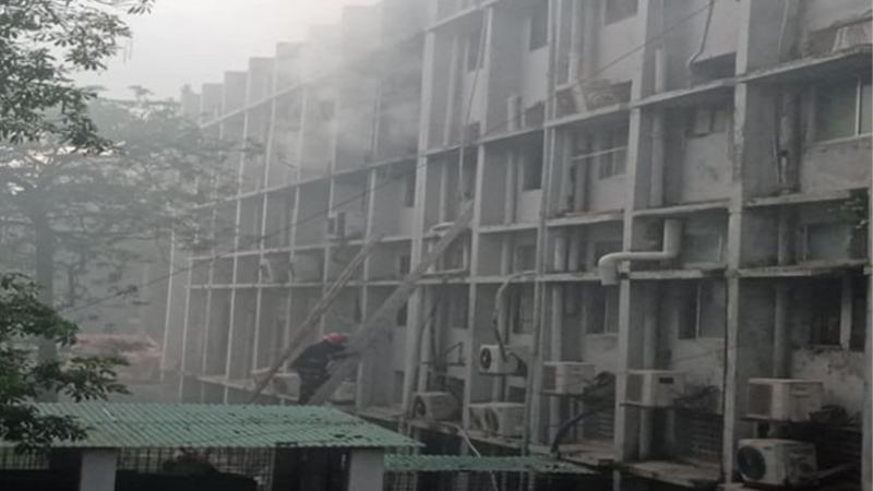 খুলনা মেডিকেল কলেজ হাসপাতালে আগুন
