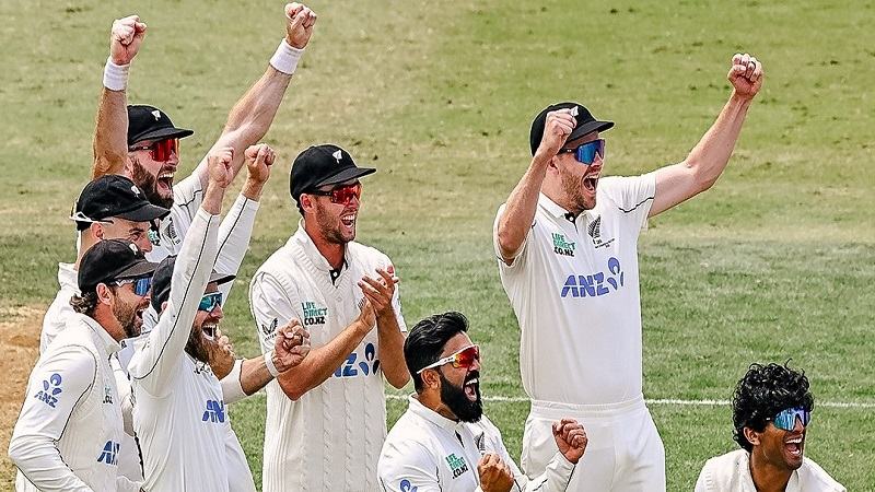 কনওয়ে-ল্যাথামের রেকর্ডের টেস্ট ৩২৩ রানে জিতল নিউজিল্যান্ড
