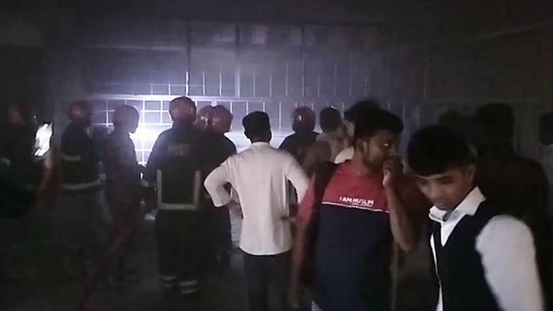 কক্সবাজারে ফের হোটেলে আগুন, দ্রুত পদক্ষেপে রক্ষা পেলেন তিন শতাধিক পর্যটক