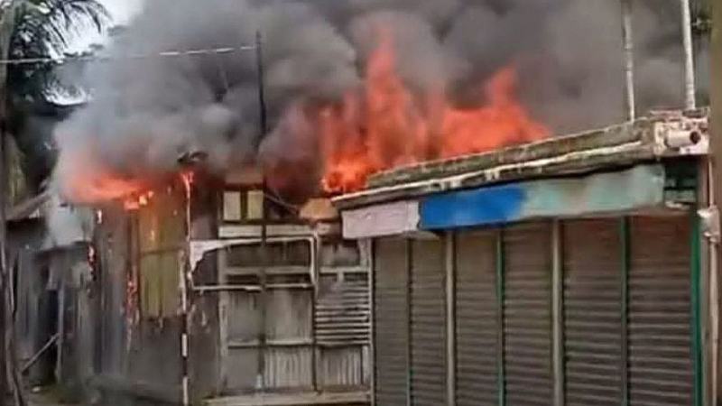 কুমিল্লায় মাইকে ঘোষণা দিয়ে চার মাজারে হামলা-আগুন