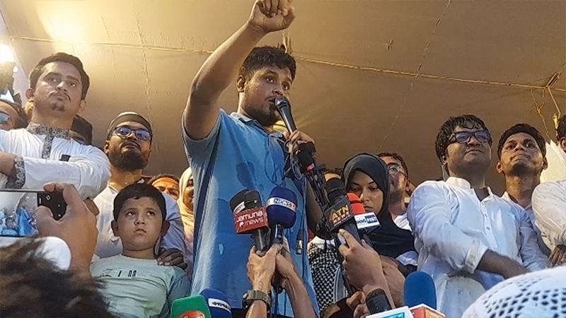 বিএনপি বা জামায়াত করেন সমস্যা নেই, তবে আ. লীগের সঙ্গে সখ্য নয় : হাসনাত আবদুল্লাহ