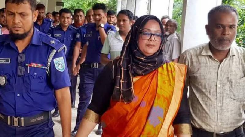 সাংবাদিককে নির্যাতনের ঘটনায় সাবেক ডিসি জেল হাজতে