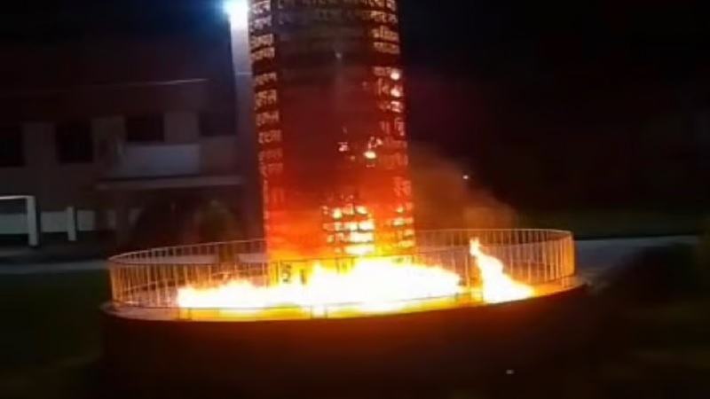 কুষ্টিয়ায় জুলাই স্মৃতিস্তম্ভে আগুন দেয়ার ভিডিও ভাইরাল, তদন্তে কমিটি গঠন