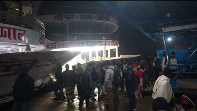 ঢাকা-বরিশাল রুটে লঞ্চ চলাচল শুরু