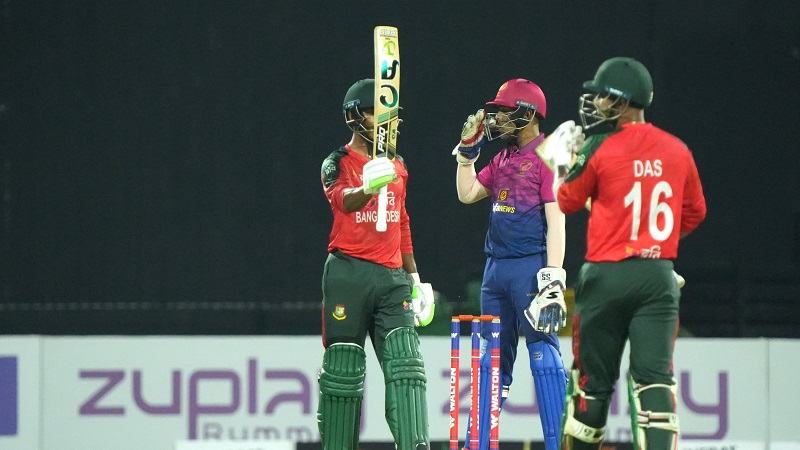 ২ উইকেটে হেরেছে বাংলাদেশ
