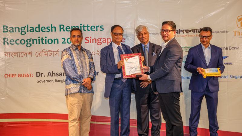 রাষ্ট্রীয় স্বীকৃতি চান মনিরুজ্জামান