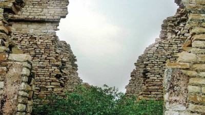 ডাকবাংলোর ভূত