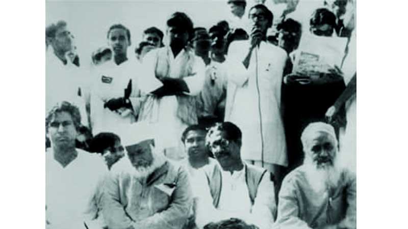 মাওলানা তর্কবাগীশ ও অগ্নিগর্ভ বায়ান্নর একুশ