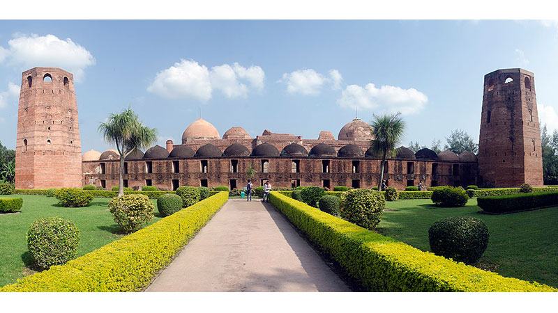 পারস্য থেকে বাংলার মাটিতে