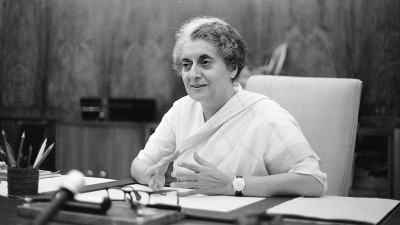 প্রিয়দর্শিনীর বয়ানে ইন্দিরা গান্ধী হয়ে ওঠা