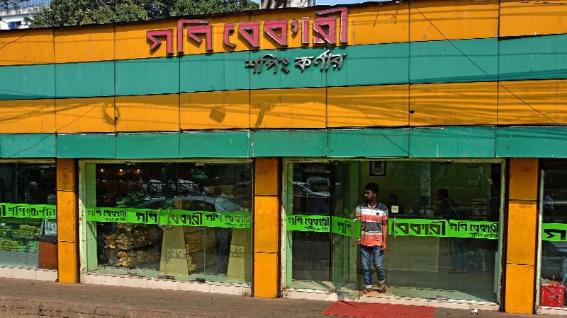 চট্টগ্রামের ঐতিহ্য হয়ে টিকে আছে বেলা বিস্কুট