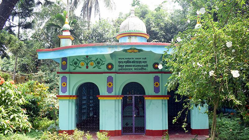 বাগদাদ থেকে ফরিদপুরে এসেছিলেন যে সুফি কবি