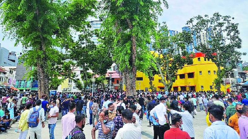 সিঙ্গাপুরে যেভাবে কাটছে বাংলাদেশীদের জীবন