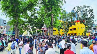 সিঙ্গাপুরে যেভাবে কাটছে বাংলাদেশীদের জীবন