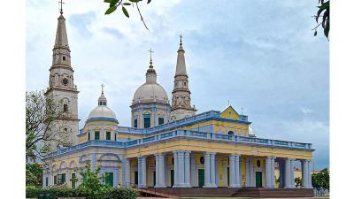 গির্জা ও প্রাসাদের গায়ে তার কীর্তির জয়গান