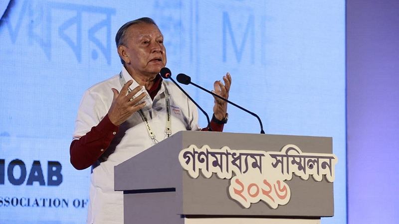 সরকারকে একমাত্র স্বাধীন সাংবাদিকতাই সত্য কথা বলে: মাহফুজ আনাম