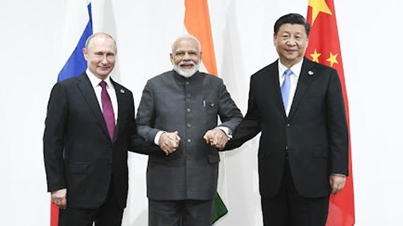 চীন সফরে যাচ্ছেন মোদি, ভারতে আসছেন পুতিন