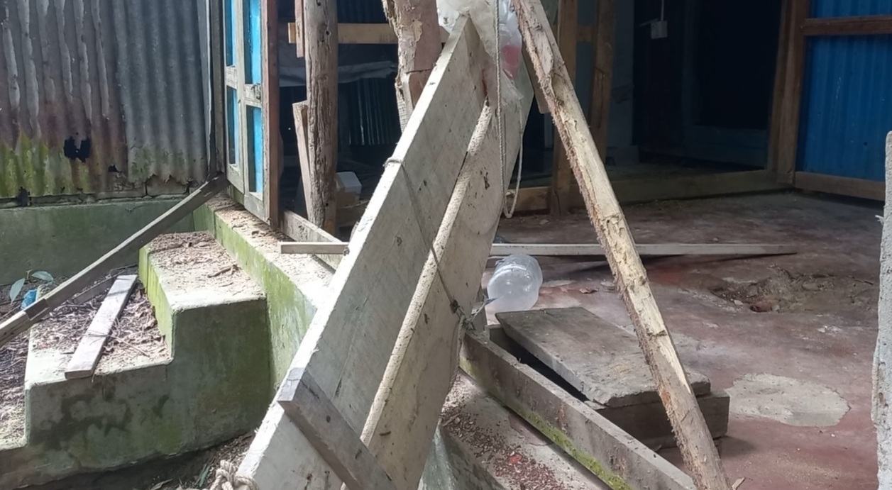 মাদারীপুরে পরিত্যক্ত ঘরে বোমা বানাতে গিয়ে বিস্ফোরণ, আহত ৬
