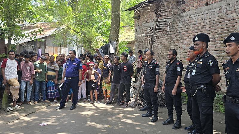 মাদারীপুরে মাদরাসার পাশে হাতবোমা বিস্ফোরণ, ৪ শিশু আহত