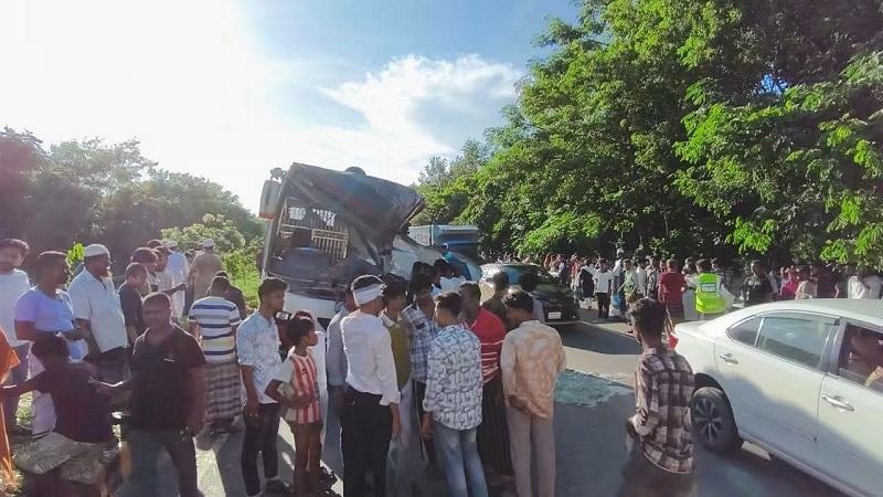 মাদারীপুরে বাসের ধাক্কায় নিহত ৩