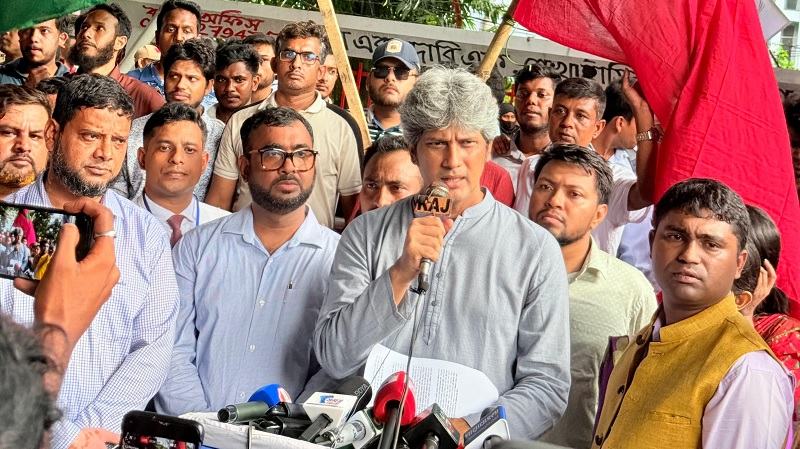 ডিপ্লোমাধারীদের সিডিসি প্রদানের সিদ্ধান্ত বাতিলসহ ৫ দাবিতে মেরিনার্স কমিউনিটির মানববন্ধন