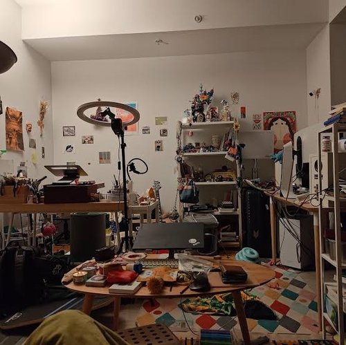 messy room2
