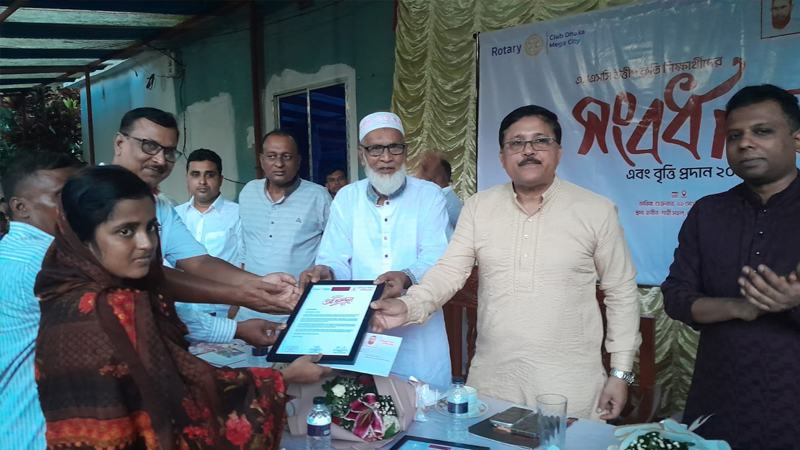 মাগুরায় এসএসসি ২০২৬ কৃতী শিক্ষার্থীদের সংবর্ধনা দিল হাবিবুল্লাহ বিশ্বাস ফাউন্ডেশন ও রোটারি ক্লাব অব ঢাকা মেগা সিটি