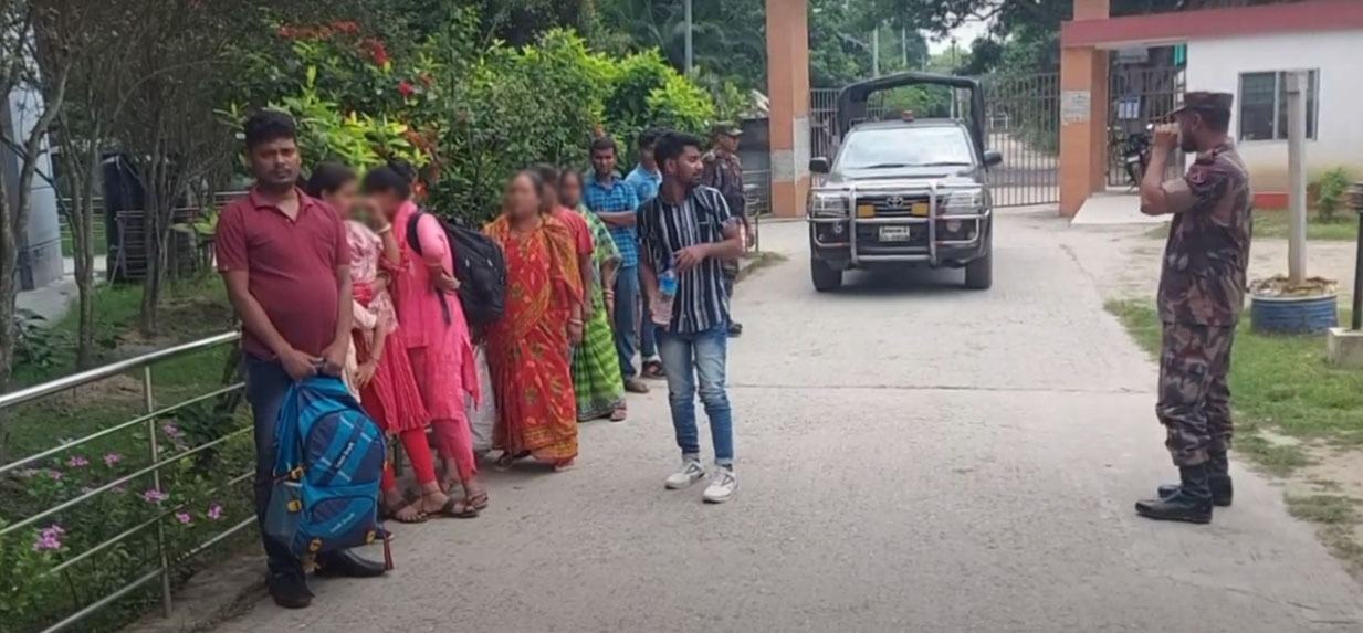মুজিবনগর সীমান্তে অনুপ্রবেশের সময় শিশুসহ আটক ১০