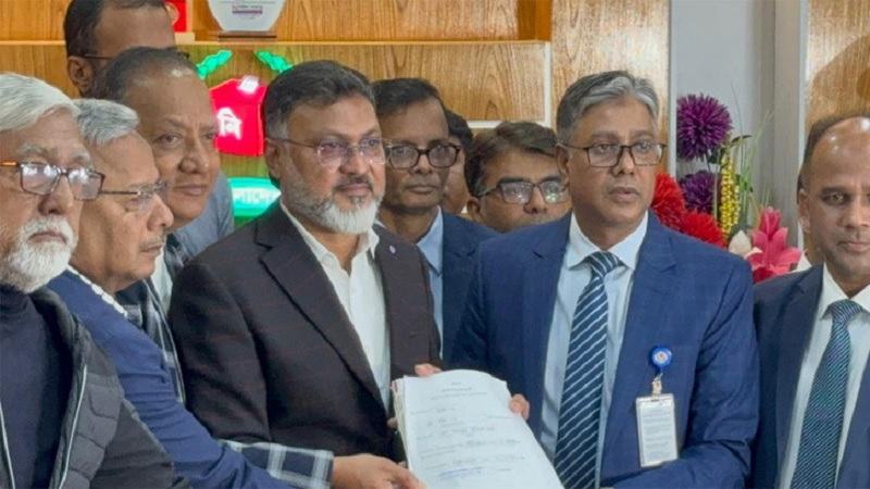 ঢাকা-১৫ আসনে মনোনয়নপত্র জমা দিলেন শফিকুল ইসলাম খান মিল্টন