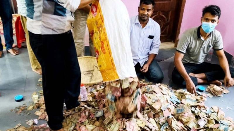 ৭ দিনে কেল্লা বাবার মাজারের দানবাক্সে মিলল কোটি টাকা