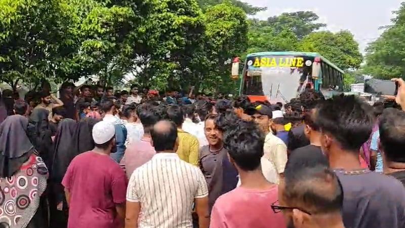 ঢাকা-চট্টগ্রাম মহাসড়কে যান চলাচল বন্ধ