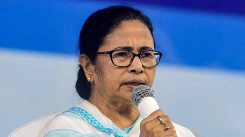 মমতা ব্যানার্জির ‘পদত্যাগে অস্বীকৃতি’, ভারতের সংবিধান কী বলছে