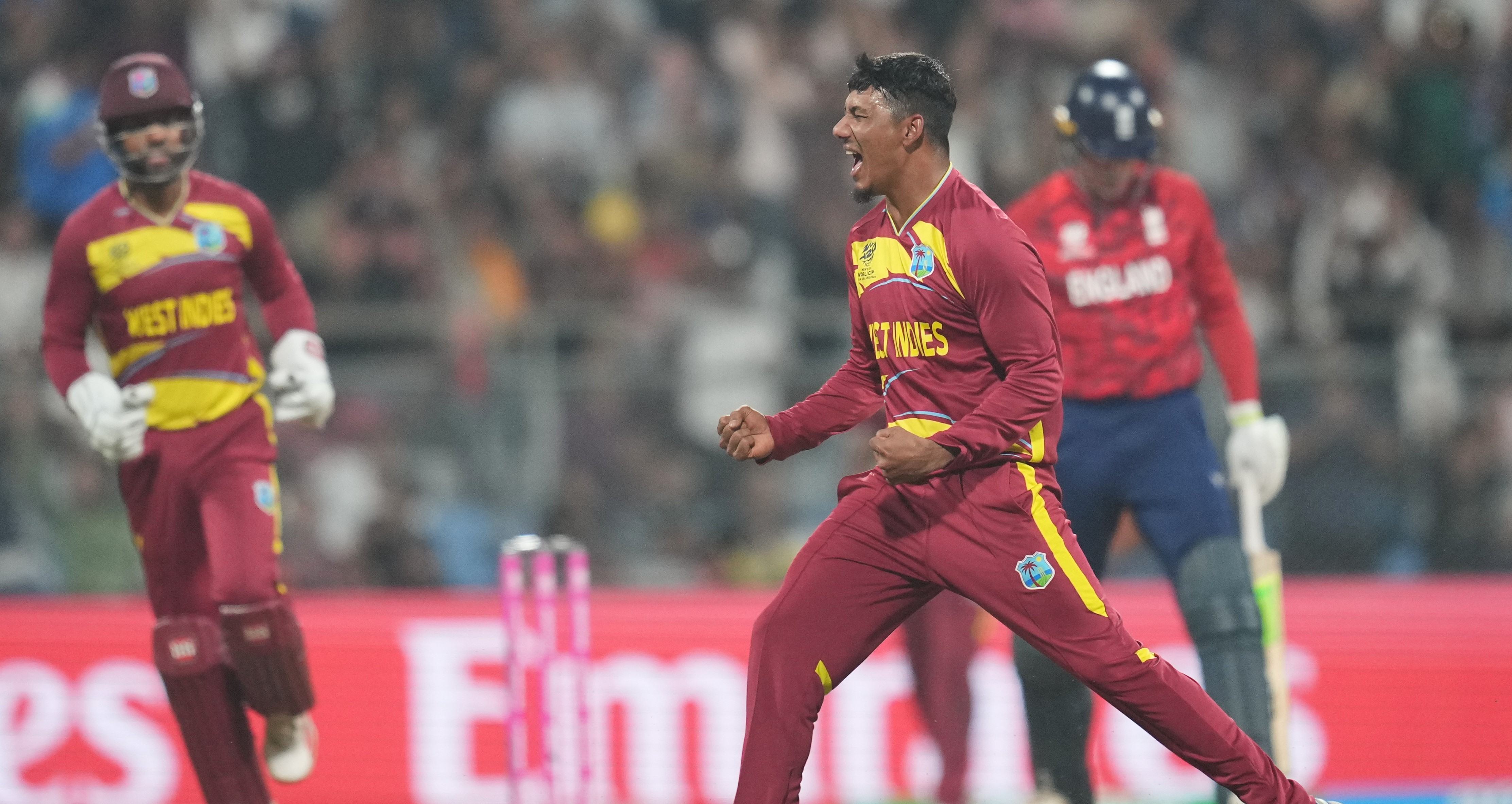 ইংল্যান্ডকে ৩০ রানে হারাল ওয়েস্ট ইন্ডিজ