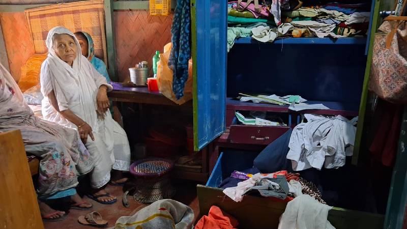 মিরসরাইয়ে দুই শিশুর গলায় ছুরি ধরে ডাকাতি, স্বর্ণালংকার লুট