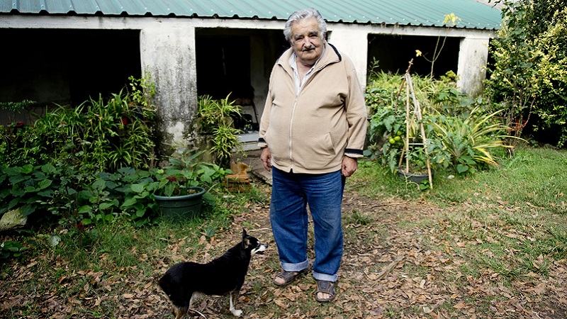 ভাঙা গাড়ি, ঝাঁপি ভর্তি দর্শন—চলে গেলেন ‘বিশ্বের দরিদ্রতম রাষ্ট্রপ্রধান’ মুজিকা