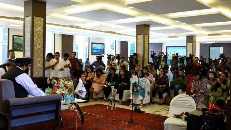 নারী সাংবাদিকদের বাদ, ক্ষোভের মুখে 'অন্তর্ভুক্তিমূলক' ব্রিফিং তালেবান মন্ত্রীর