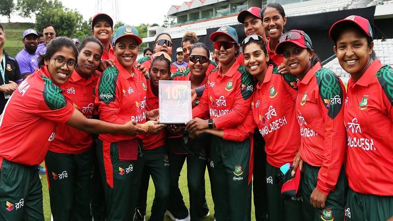 নাহিদার শততম ম্যাচে বাংলাদেশকে ১৬২ রান টার্গেট শ্রীলংকার