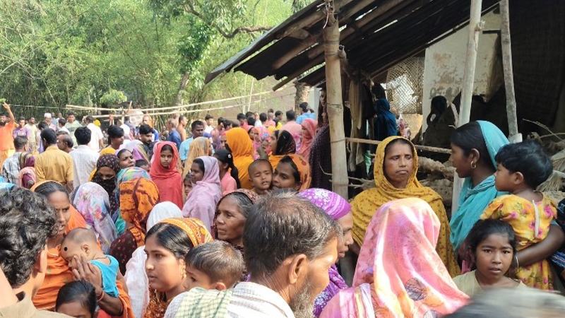 নওগাঁয় এক পরিবারে চার হত্যার ঘটনায় পুলিশ হেফাজতে পাঁচ জন