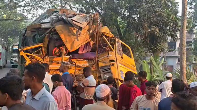 নাটোরের সড়কে নিহত ১৪, সাত সদস্যের তদন্ত কমিটি গঠন