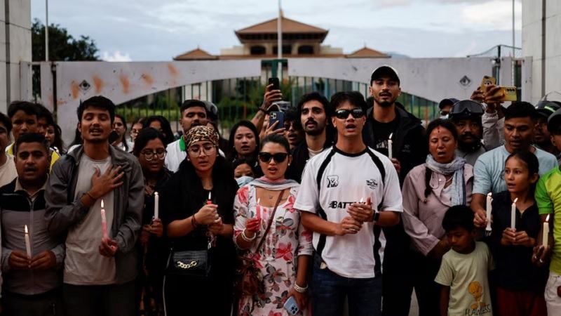 পরিবর্তন আনলেও ক্ষমতা ও রাজনীতির অংশ হতে চান না নেপালের তরুণরা