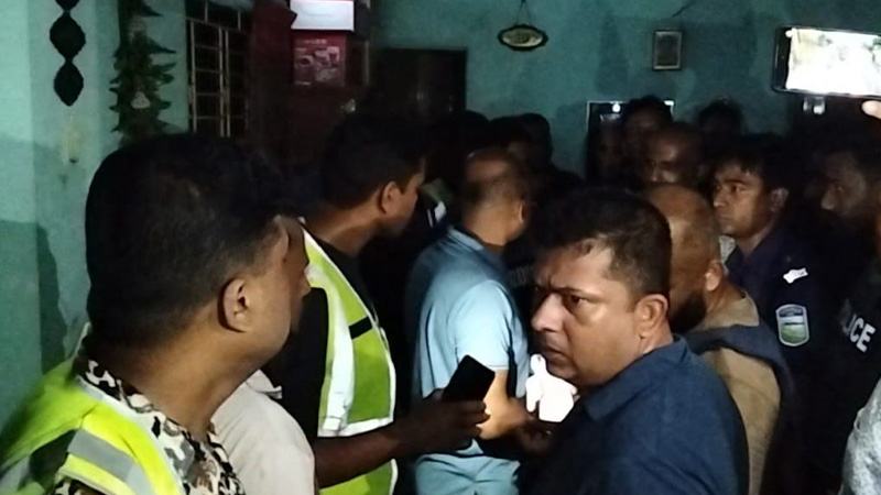 নেত্রকোনায় নারীকে কুপিয়ে হত্যা, আহত স্বামী ও ছেলে