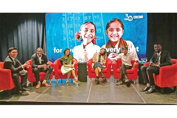 ধরিত্রী রক্ষায় গ্রেটার সঙ্গে বাংলাদেশী তরুণ