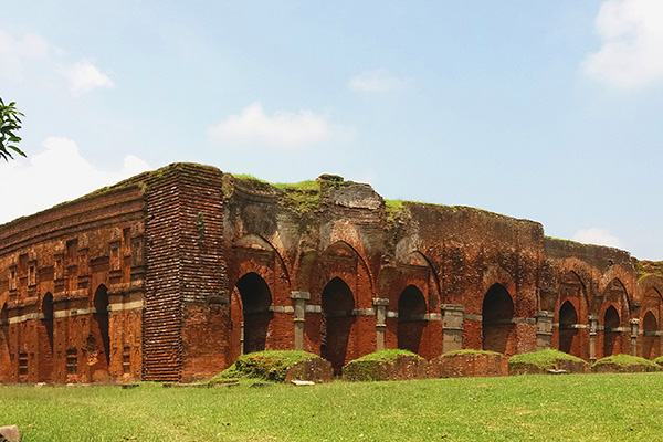 রাজনৈতিক অনুপ্রবেশে ইমারত শৈলীর আগমন